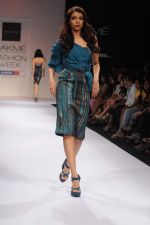 Model walk the ramp for Rajat Tangri show at Lakme Fashion Week 2012 Day 5 in Grand Hyatt on 7th Aug 2012 (38).JPG